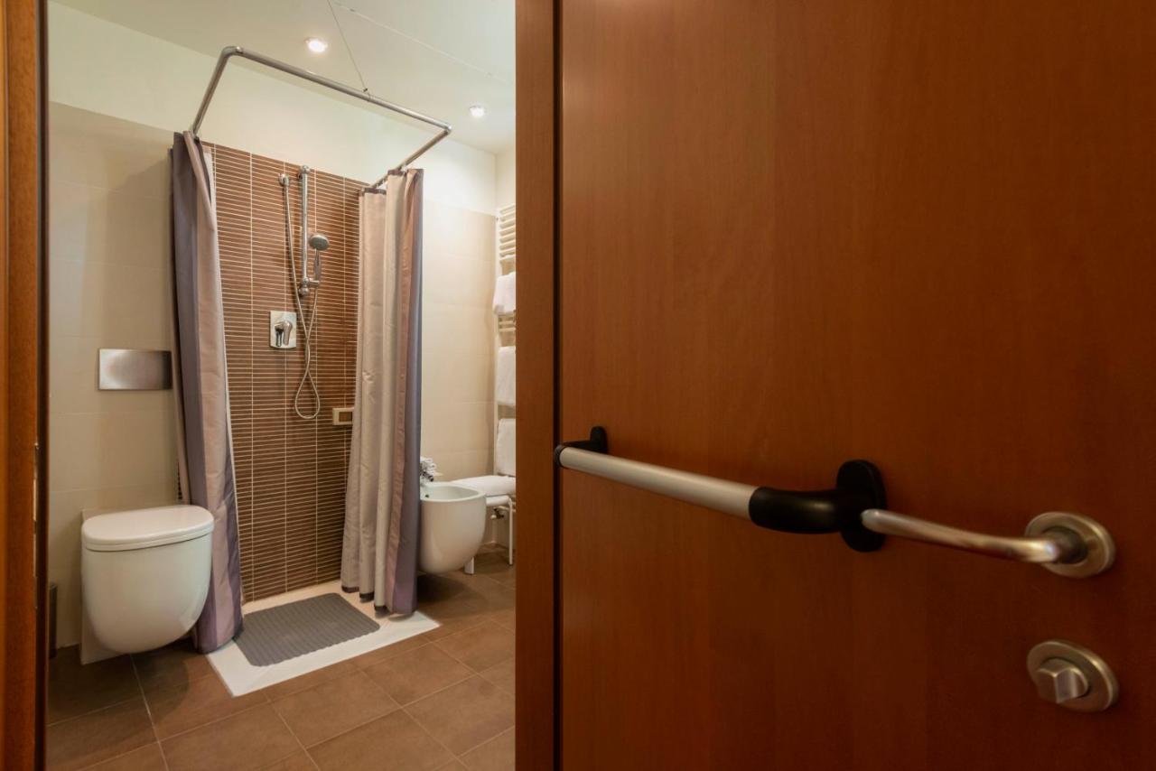 Classic Triple Room,943986997:JPEG